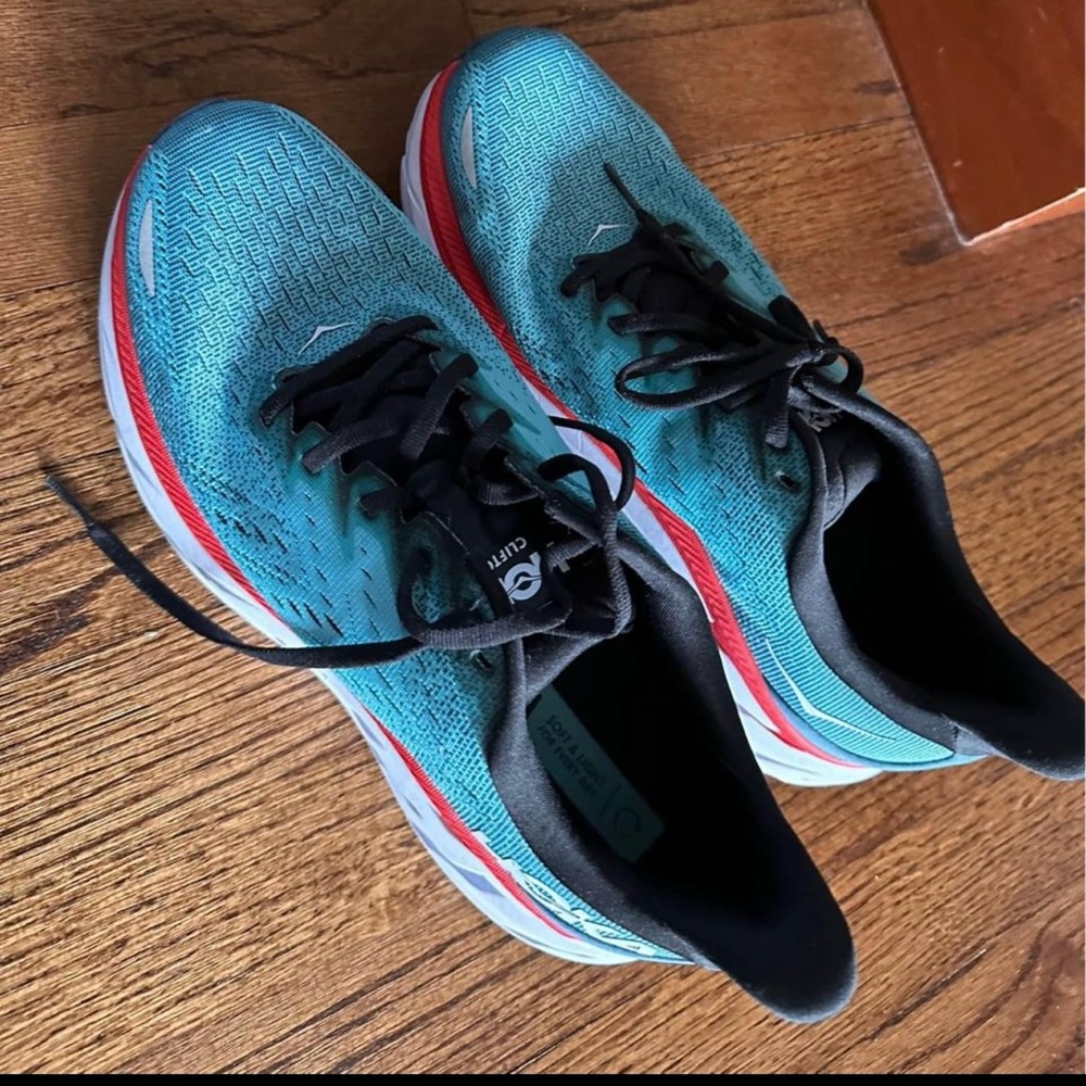 Hoka like new men’s running sneaker